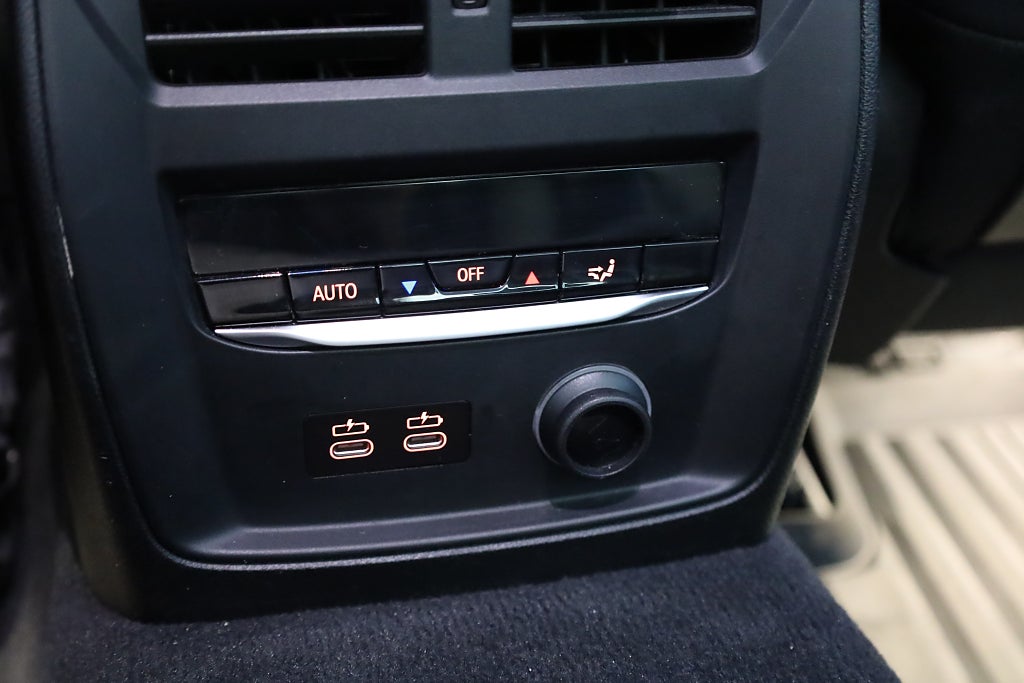 BMW 330e Sedan Steptronic Sport line H&K Navi Läder CarPlay 2020