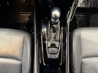 Toyota C-HR Hybrid CVT Executive/Drag/Mvärm/Navi/BKamera/JBL