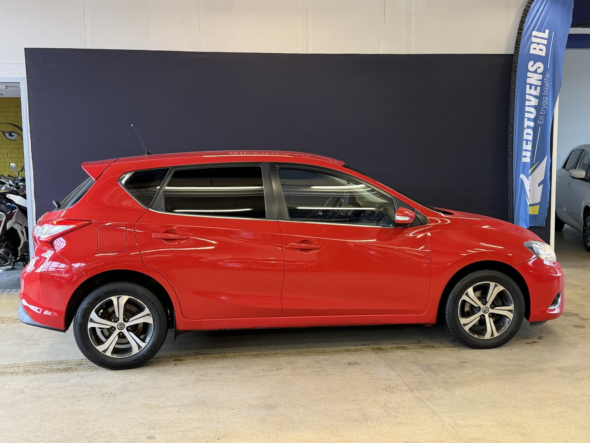 Nissan Pulsar Automat 1.2 DIG-T XTRONIC 2016, photo 4/49