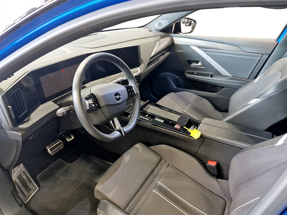 Bild på Opel Astra ST GS 1.2 PT 130hk Aut B-KAMERA CARPLAY 