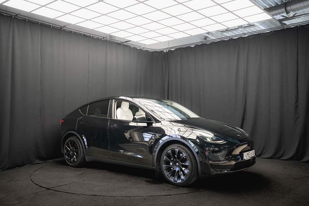 Tesla Model Y Long Range AWD 20'' DRAG PANO LÄDER LJUS-LÄDER MOMS