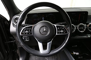 SUV Mercedes-Benz GLB 18 av 30