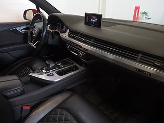 SUV Audi Q7 10 av 26