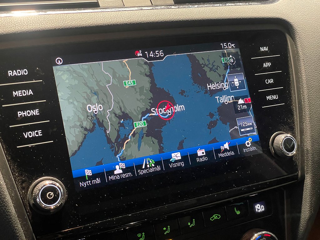 Skoda Octavia 1.5 TSI 150hk Premium |Drag|Värmare|Navi| 2020