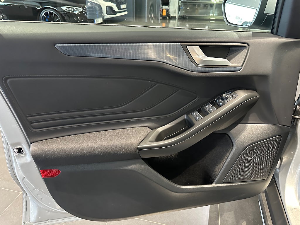 Ford Focus 1.0 EcoBoost Hybrid Powershift Active Business - bild 11