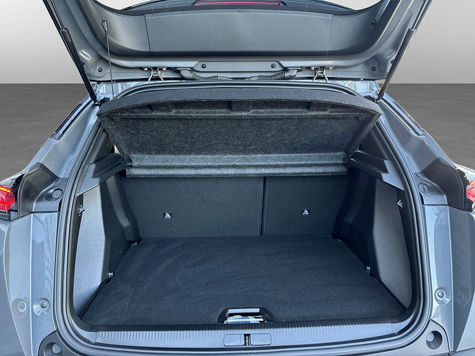 Bild på Peugeot 2008 GT 1.2 PT 130hk Aut B-KAMERA CARPLAY ELSTOL