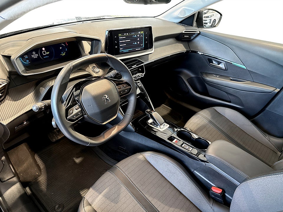 Bild på Peugeot E-208 Allure Pack 50kWh 136hk Aut B-KAMERA CARPLAY