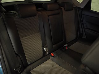 Halvkombi Toyota Auris 16 av 29