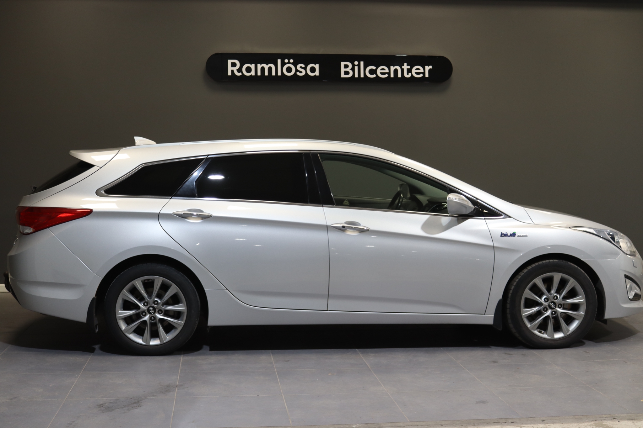 Hyundai i40 cw 1.7 CRDi Business Euro 5 2014, bild 3/54