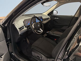 BMW iX1 i xDrive30 MOMS/SoV/Ad.Fhåll/Carplay/Rattvärme/Kamera – bild 7