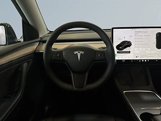 Tesla Model Y Long Range AWDLong Range S&V/Drag/kamera/Pano/Värmepump – bild 10