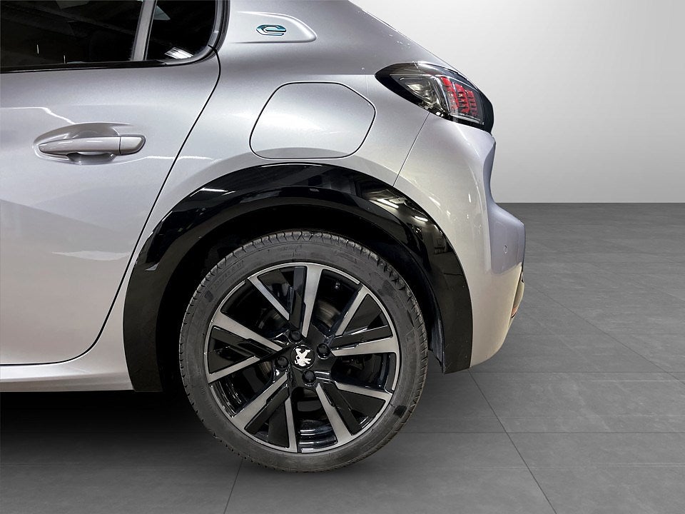 Bild på Peugeot E-208 GT 50kWh 136hk Aut - PANO, B-KAMERA