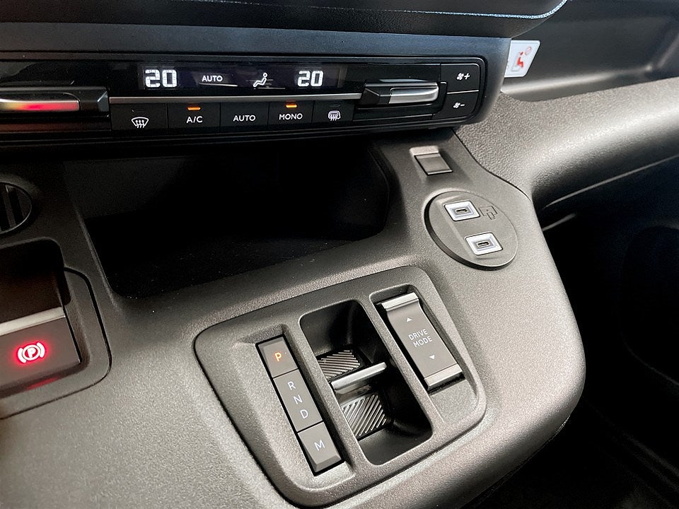 Bild på Peugeot Partner Crew Cab 1,5 BlueHDi 130hk Aut - EDITION! SERVICE & VINT