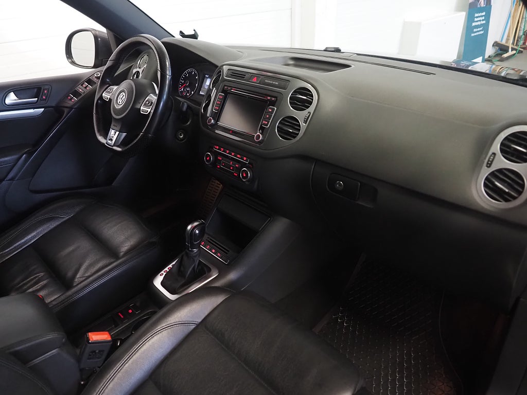 Volkswagen Tiguan TDI 177hk  4M R-Line | Pano | D-värm | Drag | Kamera | 2015