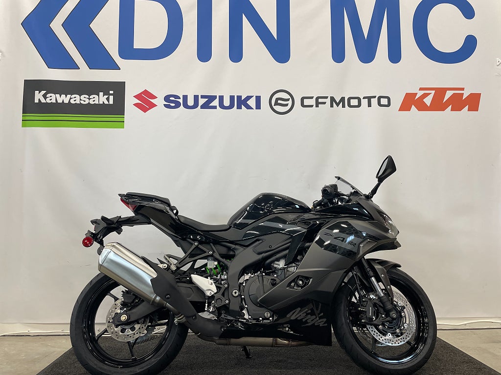Kawasaki Ninja ZX-4RR "Fabriksny hoj i butiken"