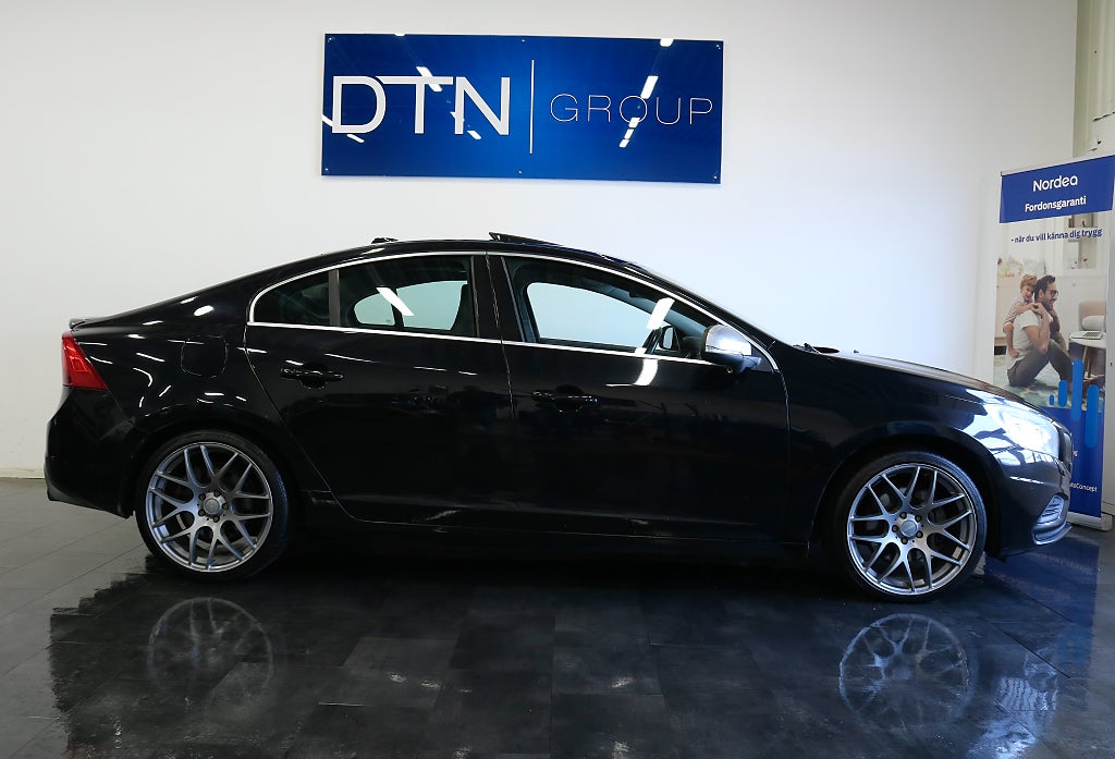 Volvo S60 T6/AWD/Geartronic/R-Design/VÄLUTRUSTAD/Fullserv