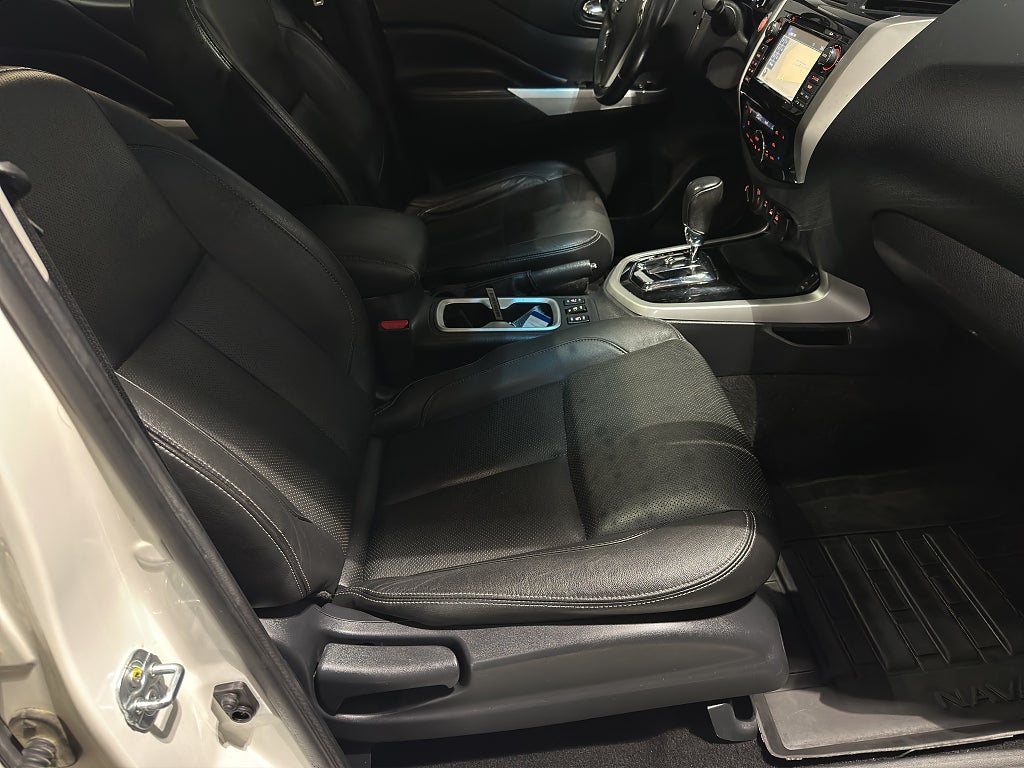 Nissan Navara Dubbelhytt 2.3 dCi 4WD Euro 6 - bild 19