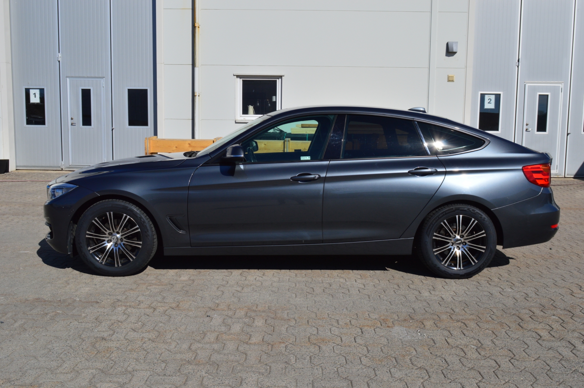 BMW 320 d GT Ny servad Ny besiktigad 2014, bild 3/40