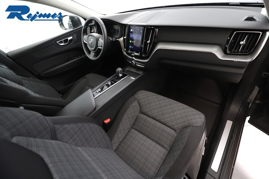 Volvo XC60 2023, photo 6/56