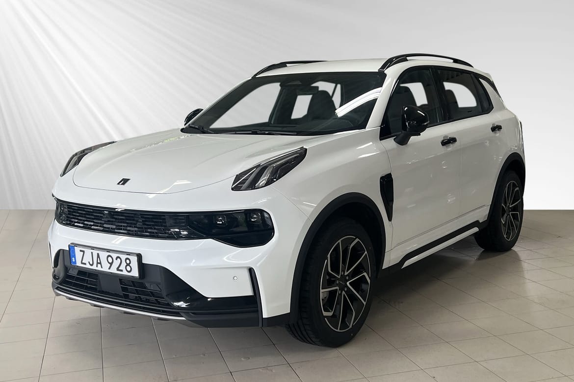 Lynk & Co 01 Core PHEV 2025, bild 2/10