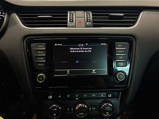 Skoda Octavia Kombi 2.0 TDI 4×4 RS S&V-hjul/Carplay/Drag/Canton/Skinn – bild 15