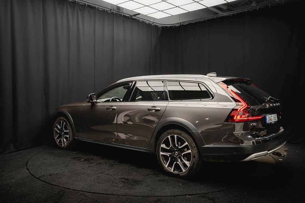 Volvo V90 Cross Country B4 AWD ULTIMATE PANO LÄDER DRAG H/K HUD 360° D