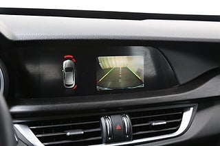 SUV Alfa Romeo Stelvio 17 av 27