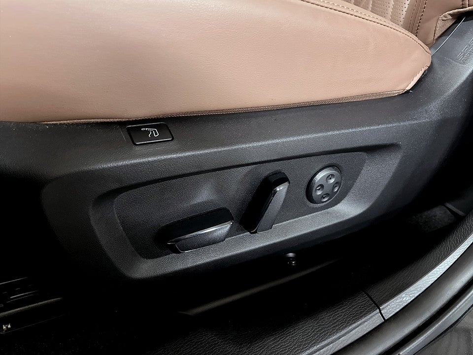 Bild på Mitsubishi Outlander Instyle+ PHEV 306hk Aut 4WD PANO B-KAMERA ELSTOL