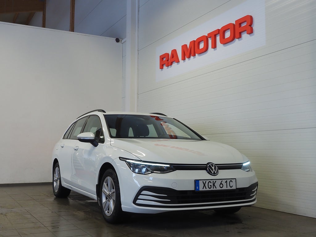 Volkswagen Golf SC 1.5 TSI 150hk Kamera P-Värmare Lane Assist Moms 2021