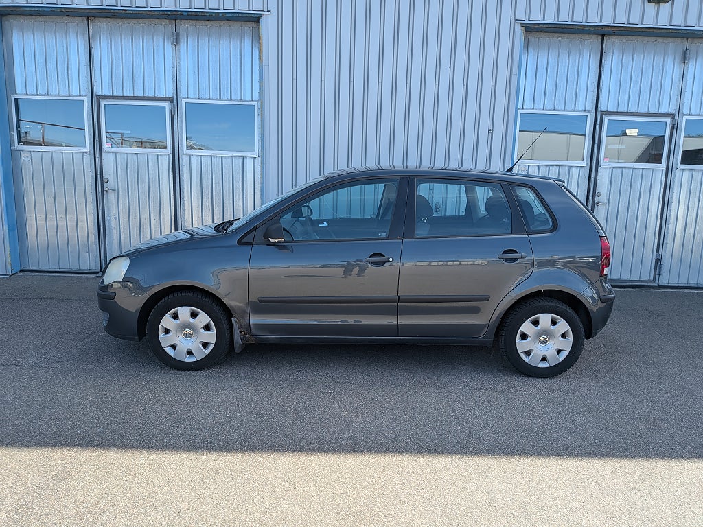 Volkswagen Polo 5-dörrar 1.4 Drag Nybesiktigad