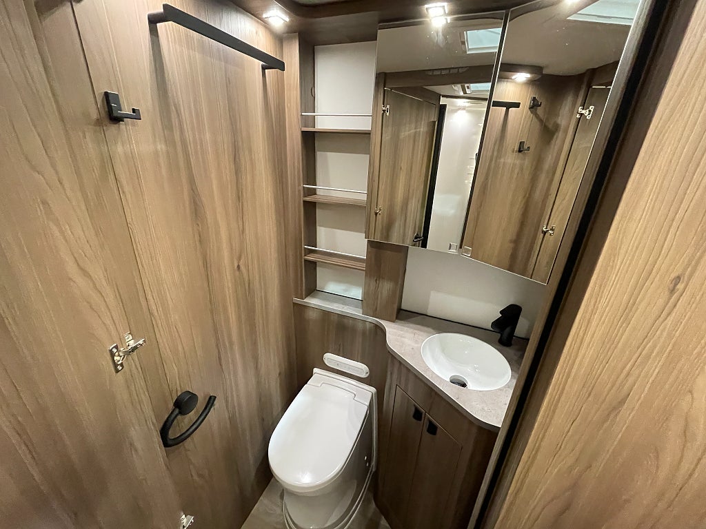 Kabe TMX 810 LGB /Cinderella/5 bältad/Mercedes 170hk/ALDE - Kabe