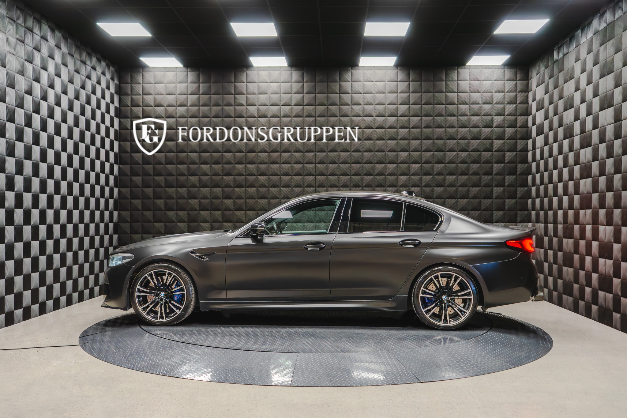 BMW M5 Steg 2 / 740HK / Svensksåld 2019, bild 2/51