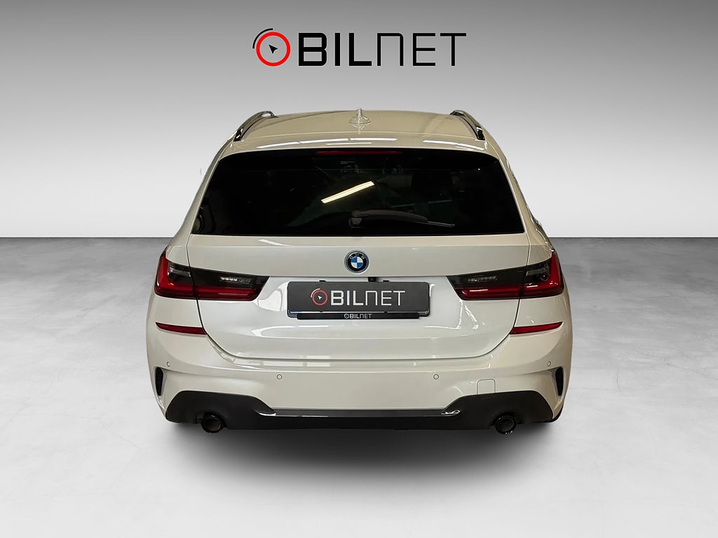 BMW 330e xDrive Touring Aut M Sport 19" Drag HiFi Mineralvit Met