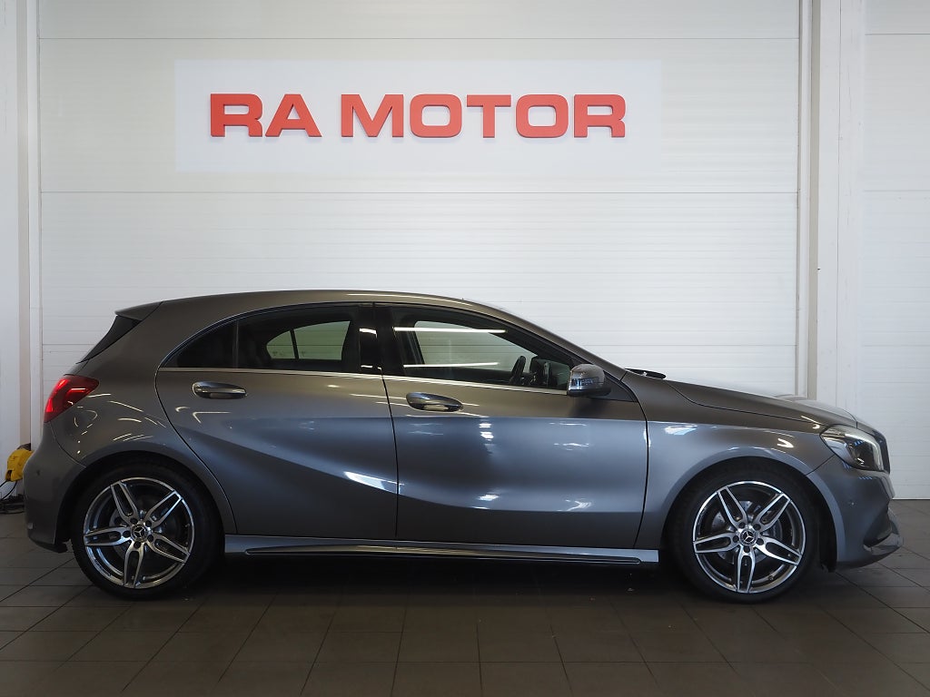 Mercedes-Benz A 180 d 7G-DCT AMG Line Kamera Pano Navi Låga mil 2018