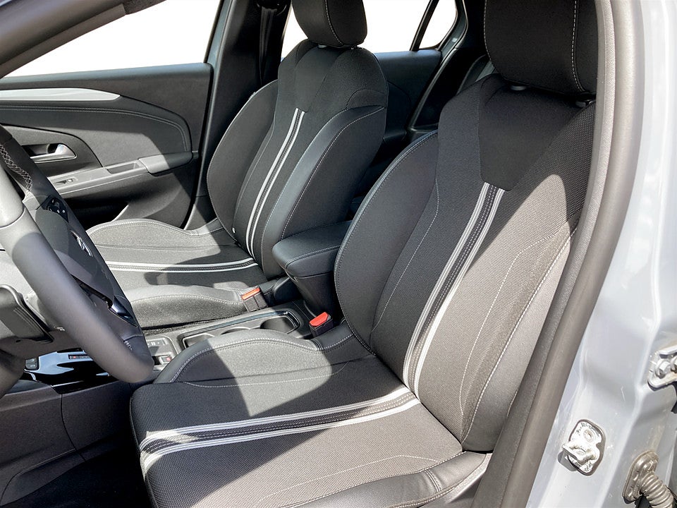 Bild på Opel Corsa GS 1.2 PT 100hk Aut BACKSENSORER