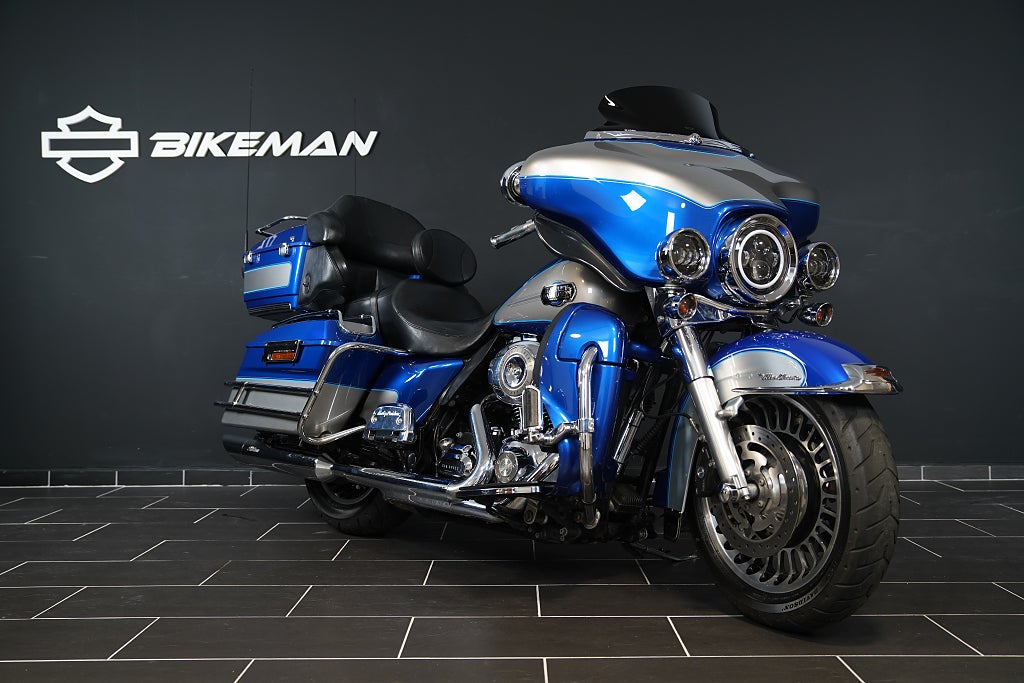 Harley-Davidson FLHTCU Electra Glide Ultra Classic Peacemakers USA NYSERVAD