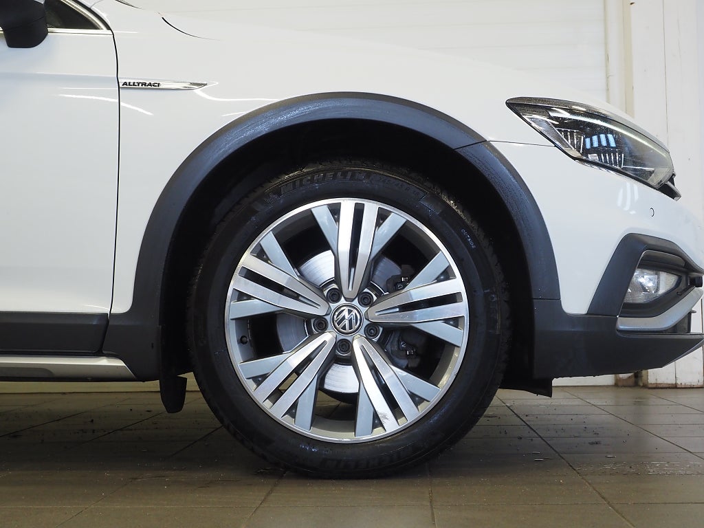 Volkswagen Passat Alltrack 2.0 TDI 4Motion Executive D-Värm Skinn Drag Navi 2020