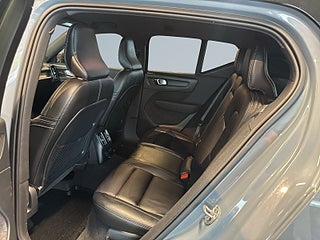 Volvo XC40 Recharge T4 DCT R-Design H&K/Skinn/MOMS/Kamera/Ad.Fhåll – bild 13