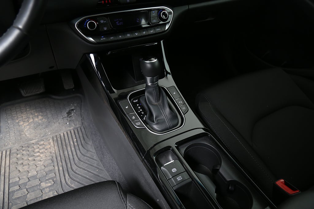 Hyundai i30 1,0 T-GDi MHEV Essential Kombi Aut Navi Kamera