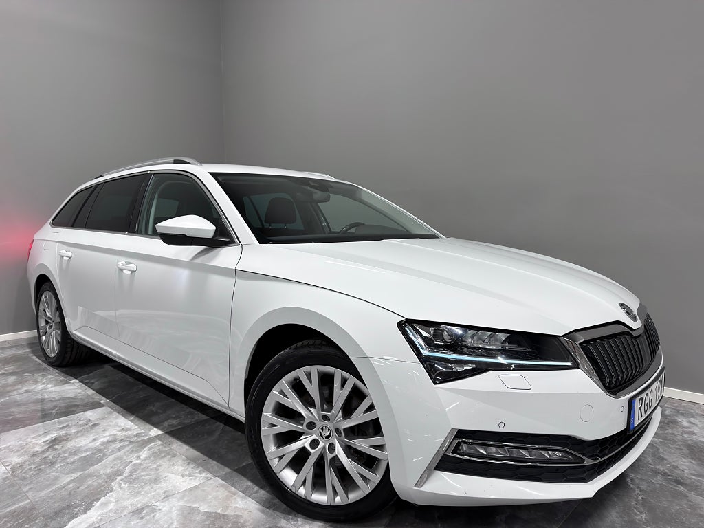 Skoda Superb 1.4 TSI iV Drag/Cockpit/GPS/Värmare/Kamera/Keyless/MOMS