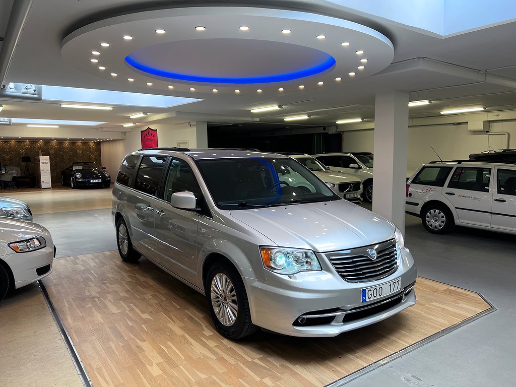 Lancia Voyager 2.8 LX dragkrok, 7-sitsig