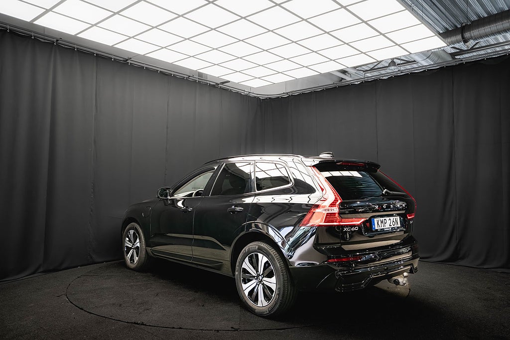 Volvo XC60 Recharge T6 II AWD PLUS DARK PANO DRAG LÄDER MOMS