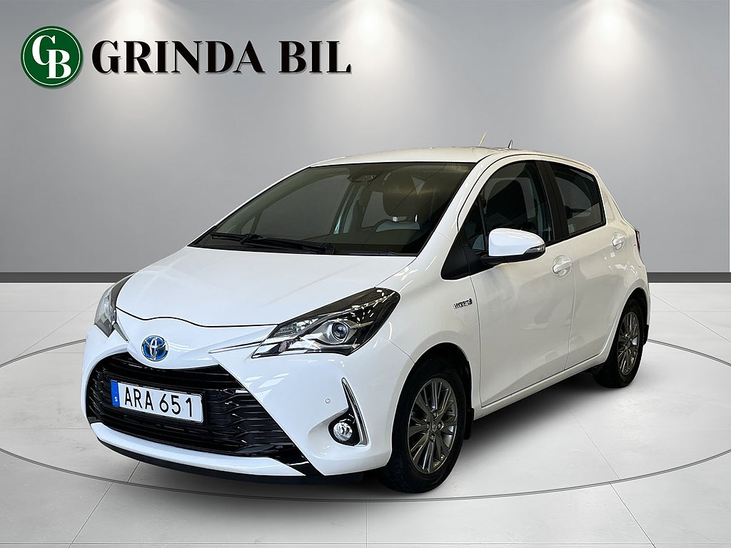Toyota Yaris Hybrid e-CVT Active EN ÄGARE B_KAMERA PARKERINGSSENSOR