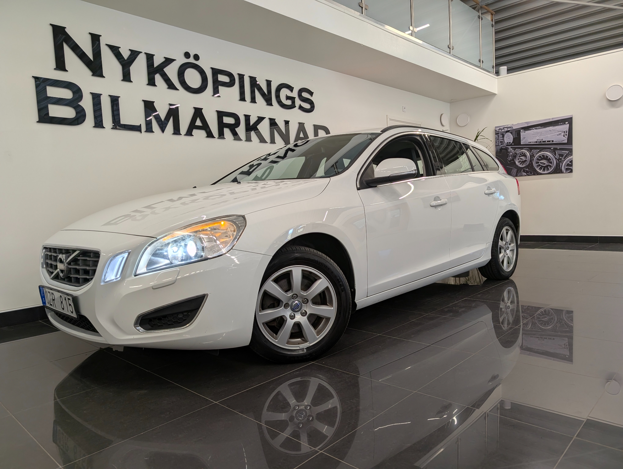 Volvo V60 D2 Momentum Dragkrok 2013, bild 2/44