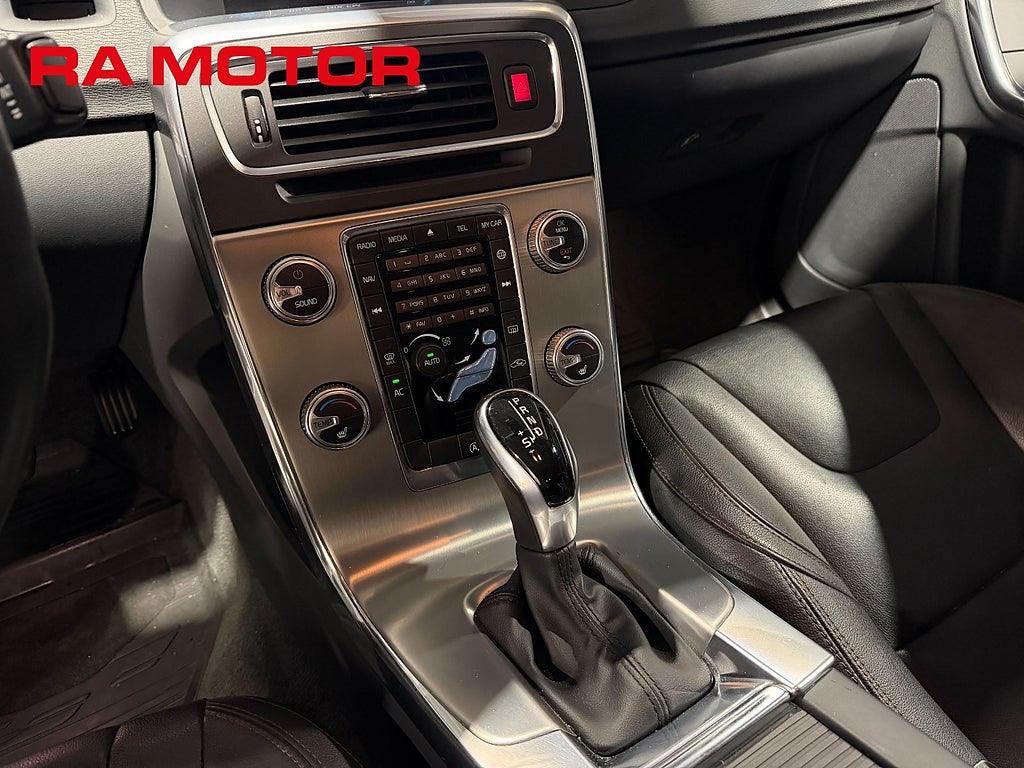 Volvo S60 Cross Country D4 190hk AWD Summum | Skinn | Värmare | Drag | 2016