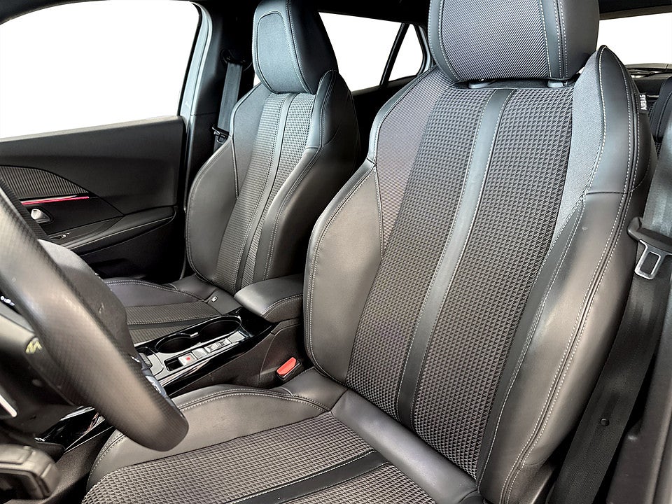 Bild på Peugeot 2008 GT 1.2 PT 130hk Aut - VECKANS KLIPP!