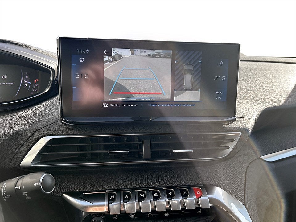 Bild på Peugeot 3008 Allure 1.5 BlueHDi 130hk Aut - NYSERVAD, DRAG