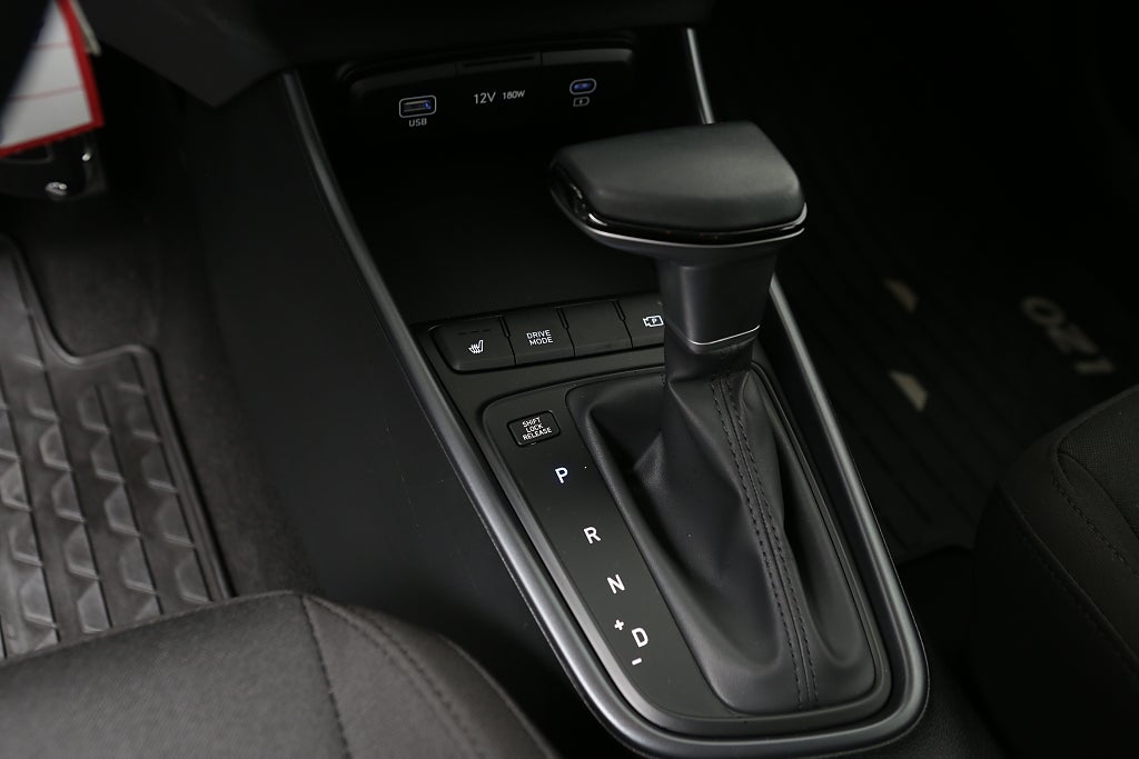 Hyundai i20 * 1,0T Mhev Aut Essential 100HK| Moms 2025