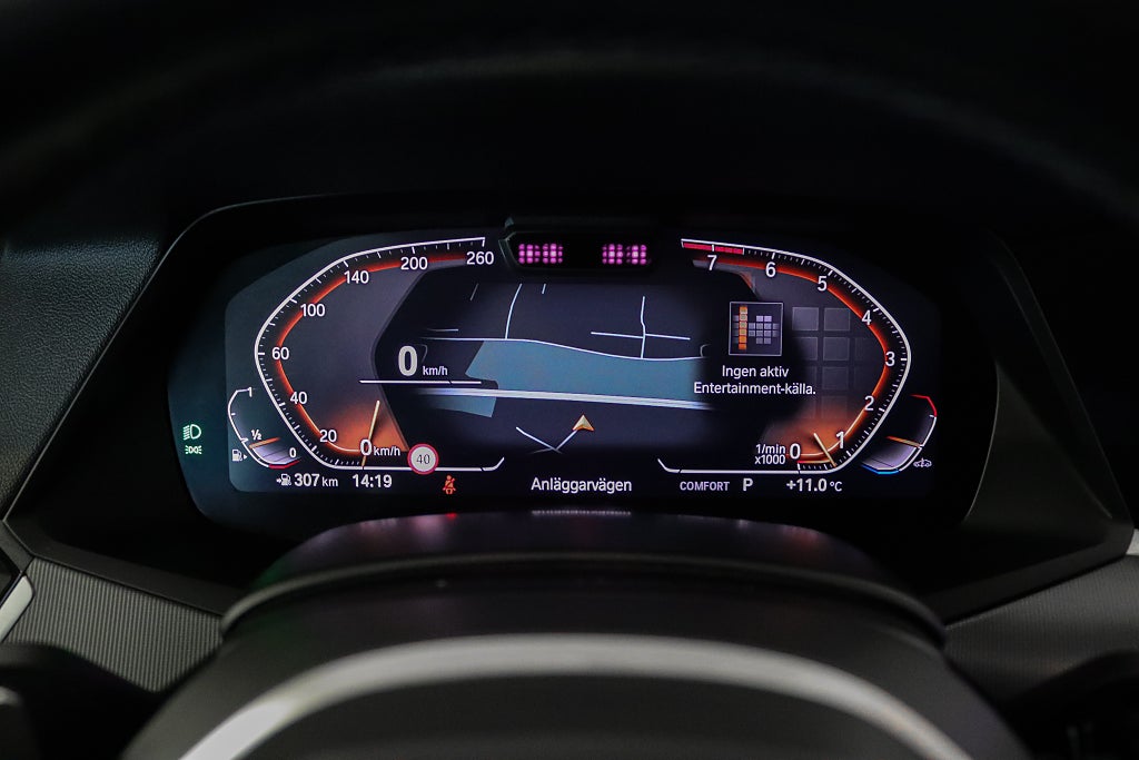 BMW X5 xDrive40i M Sport Pano HuD Värmare H/K Dragkrok MOMS