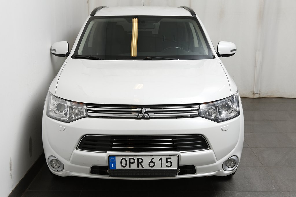 Mitsubishi Outlander Plug-in hybrid 4WD Aut Extraljus Drag 2014